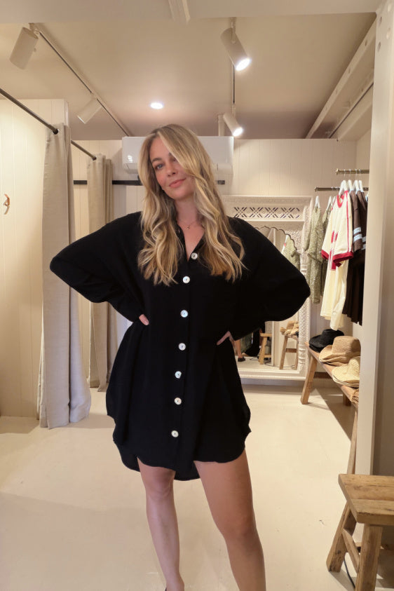 Classic Oversized Boyfriend Shirt - Black Fujiette