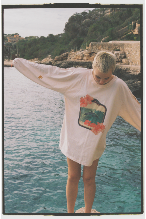 AOV Dolphin Longsleeve Tee