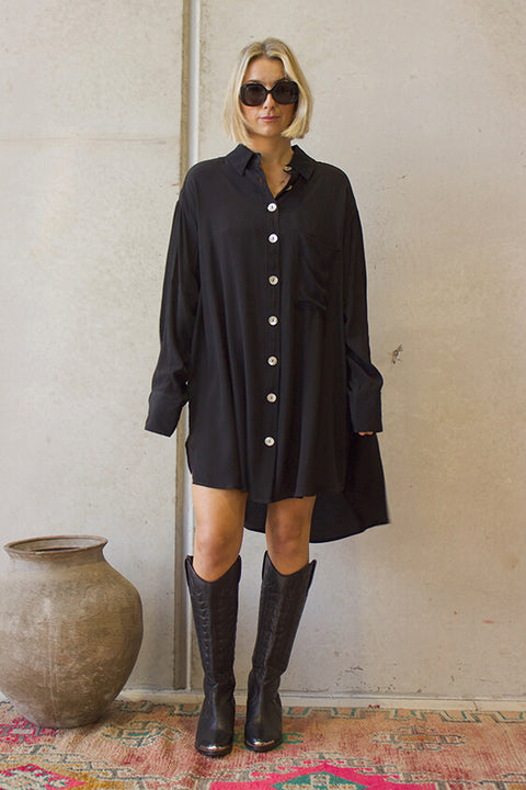 Classic Oversized Boyfriend Shirt - Black Fujiette