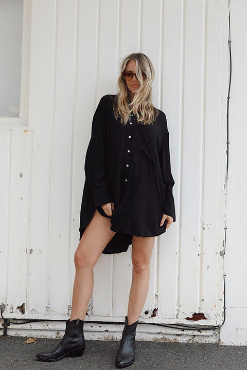 Classic Oversized Boyfriend Shirt - Black Fujiette