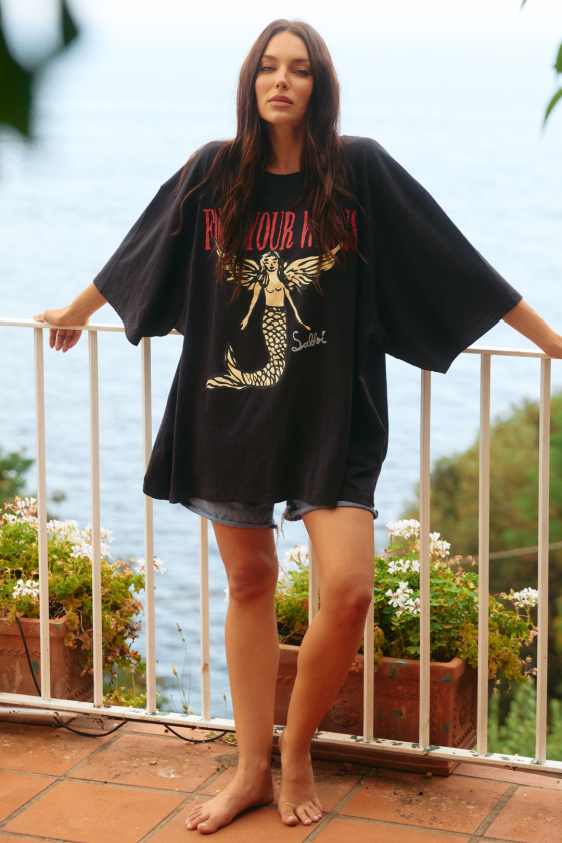 Find Your Wings Tee - Black