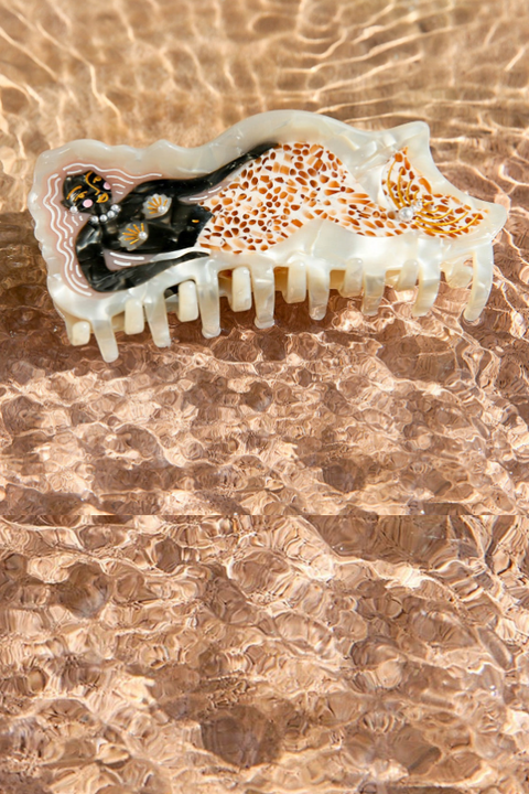 Adella Mermaid Hair Claw - Pearl